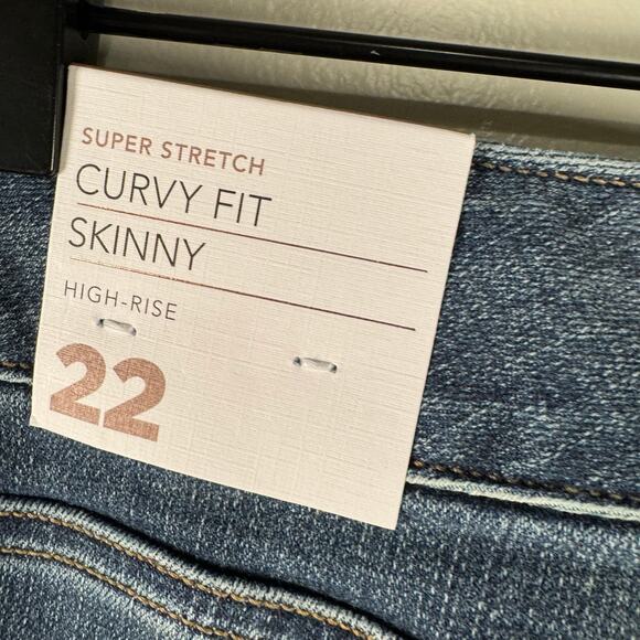 NWT Lane Bryant Women's Blue Stretch Distressed High Rise Skinny Jeans Size 22 - Picture 8 of 12